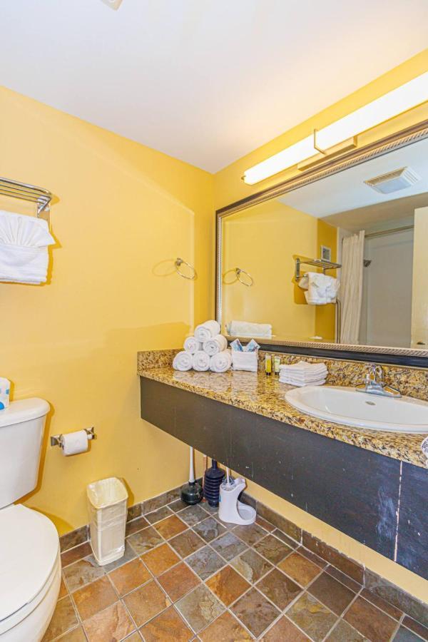 Ocean View Queen Suite Landmark Resort 1125 Myrtle Beach Exterior photo